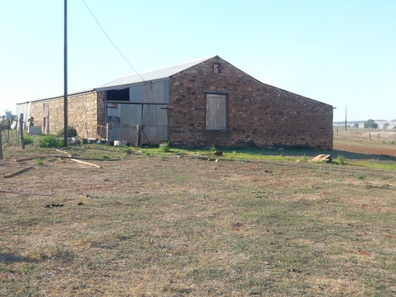 * 143.29ha DIXONS 325.5acs, Auburn SA 5451