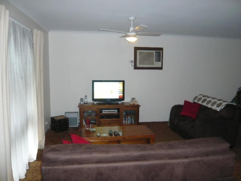 16 Geddes Avenue, Clare SA 5453