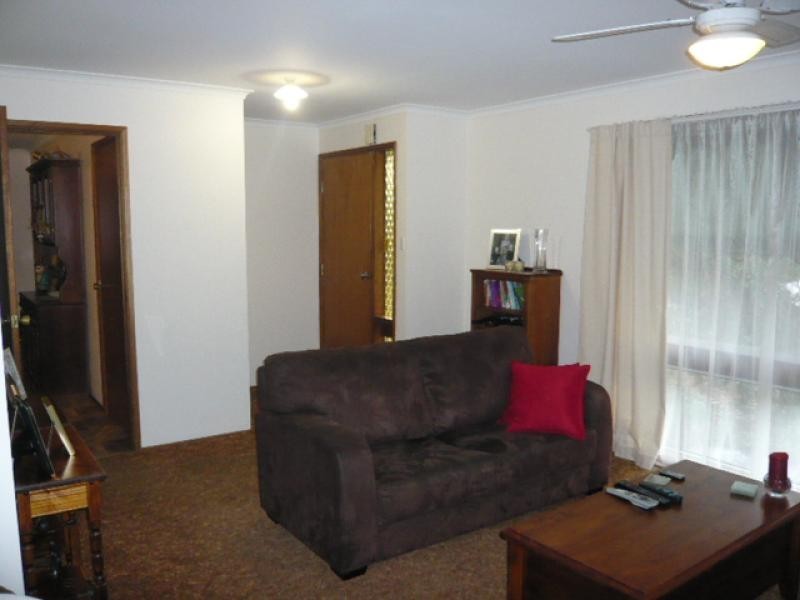 16 Geddes Avenue, Clare SA 5453