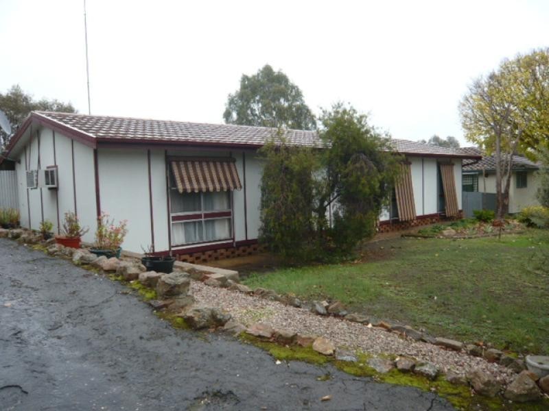 16 Geddes Avenue, Clare SA 5453