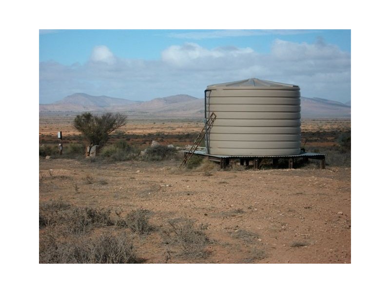 * Hawker to Leigh Creek Road, Hawker SA 5434