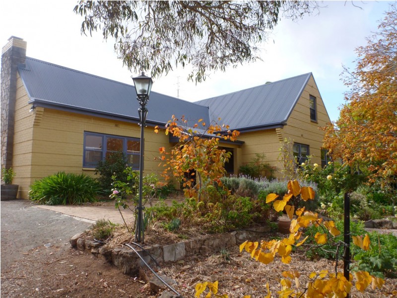23 Agnes Street, Clare SA 5453