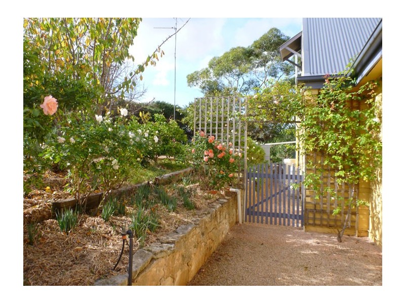 23 Agnes Street, Clare SA 5453