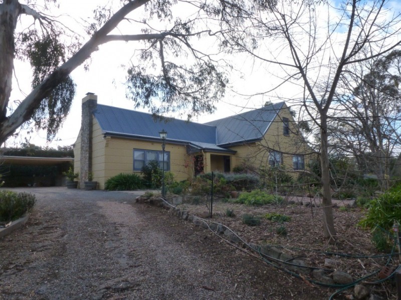 23 Agnes Street, Clare SA 5453