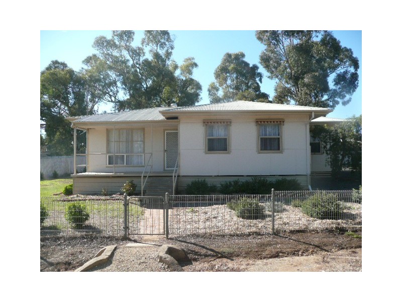 11 Park Street, Burra SA 5417