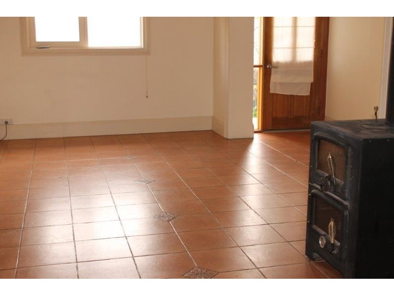 10 Wright Place, Clare SA 5453