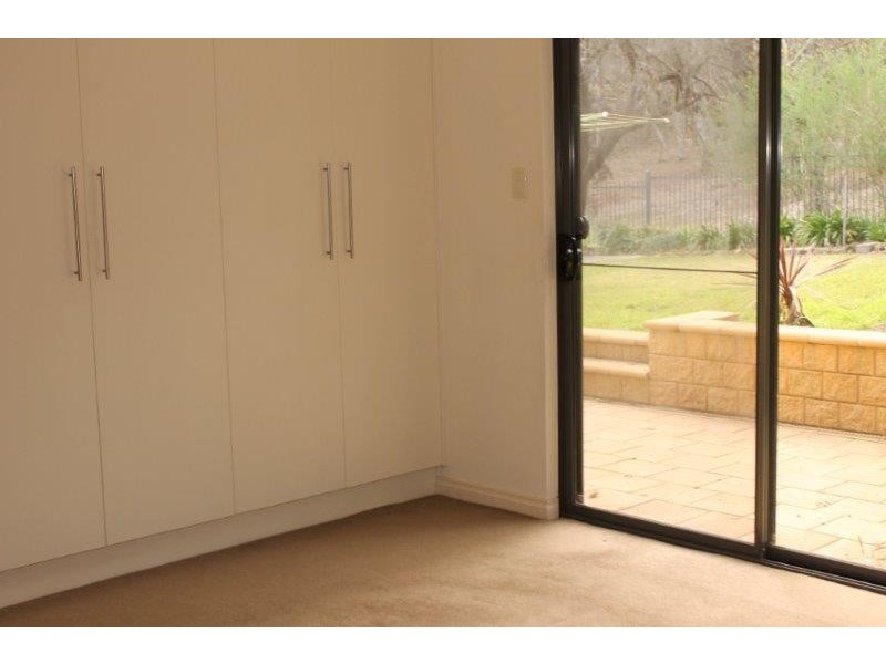 10 Wright Place, Clare SA 5453