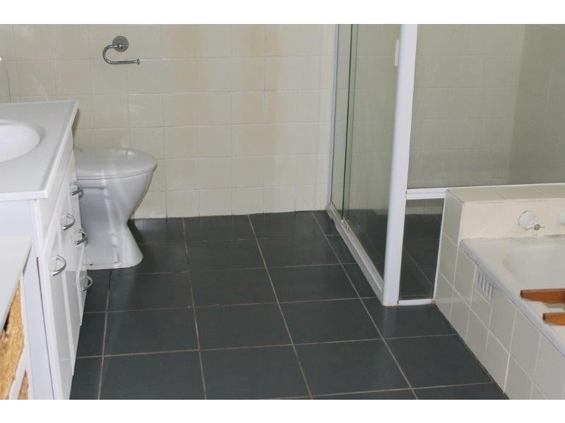 10 Wright Place, Clare SA 5453