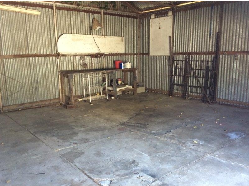 21 Victoria Road, Clare SA 5453