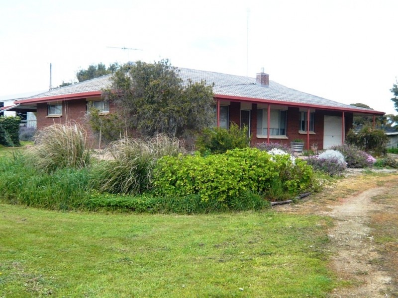 * 552.69ha Arltunga/ Hickmans 1365.5acs, Stansbury SA 5582