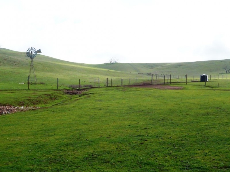 * 297.6ha Whitings 735.5acs, Jamestown SA 5491