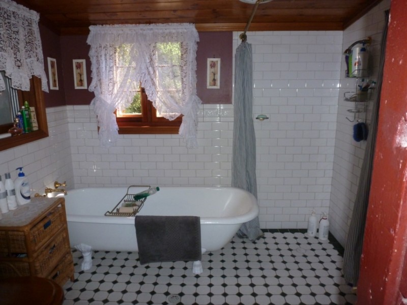 1 “The Teapot Inn”, Mintaro SA 5415