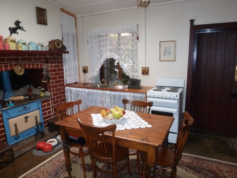 1 “The Teapot Inn”, Mintaro SA 5415