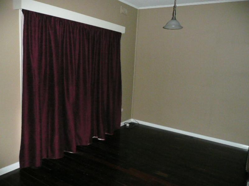 13 Melrose Ave, Clare SA 5453