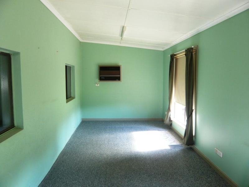 10 Lee Street, Clare SA 5453