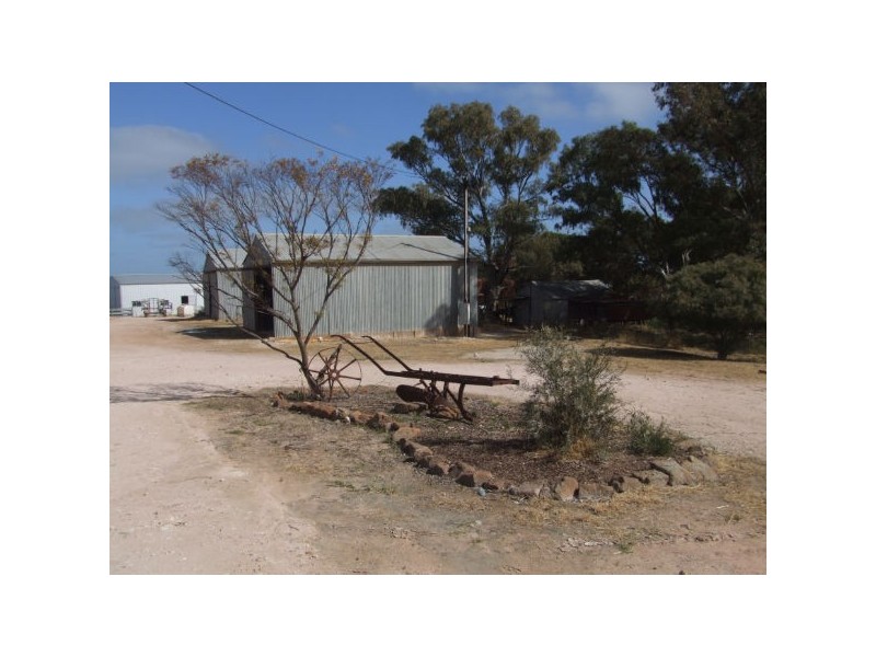 * 8.366ha Broadview Heights Homestead 20.67acs, Koolunga SA 5464