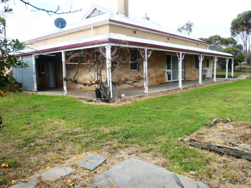 * 8.366ha Broadview Heights Homestead 20.67acs, Koolunga SA 5464