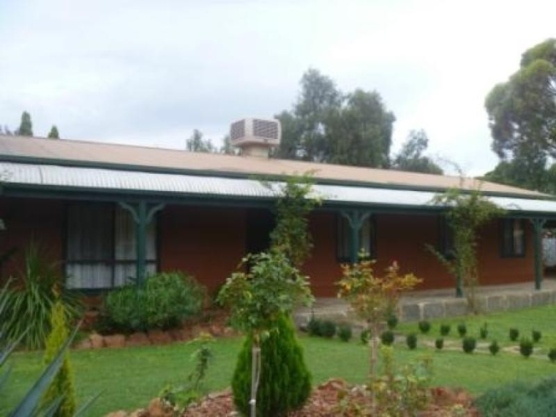 1 The Grove, Burra SA 5417