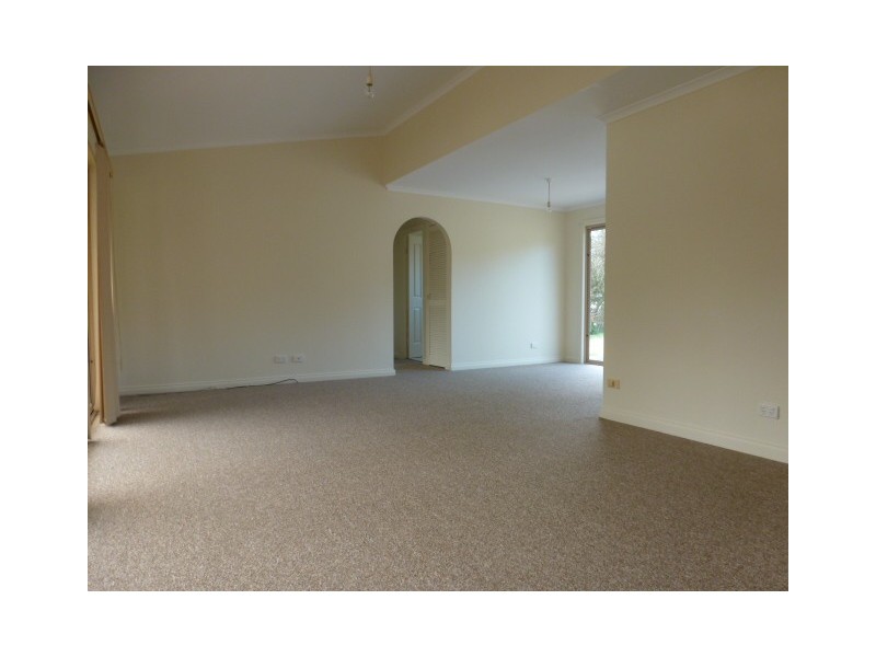 47 Essington Avenue, Clare SA 5453