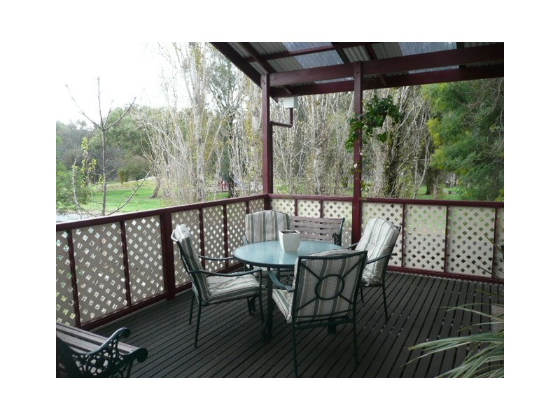 22 Melrose Ave, Clare SA 5453