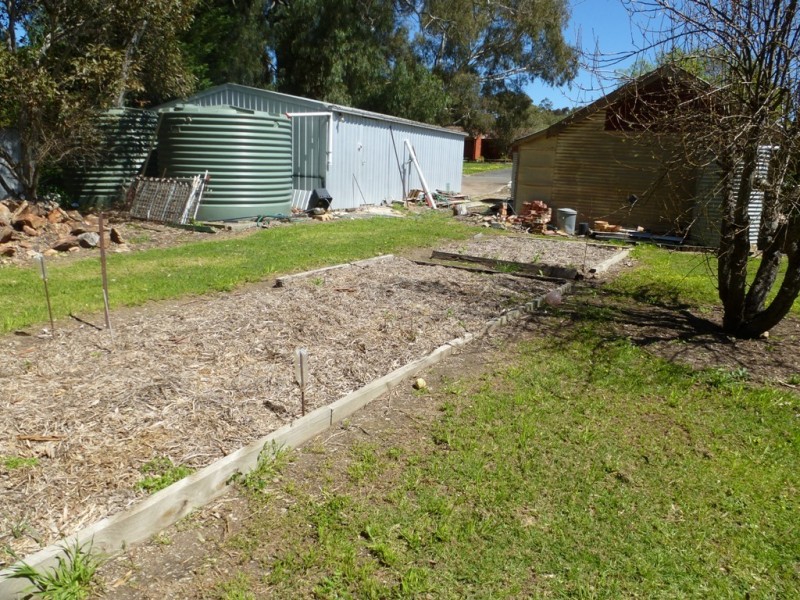 16 BURTON STREET, Clare SA 5453