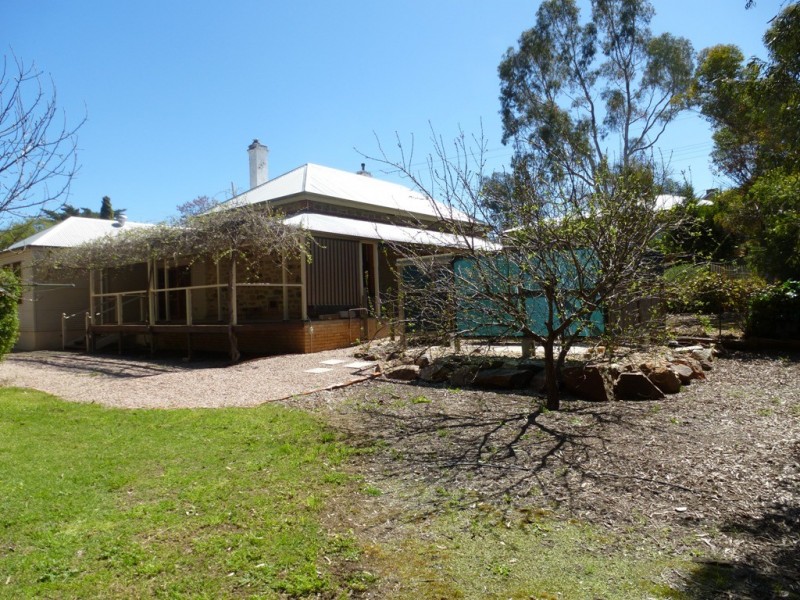 16 BURTON STREET, Clare SA 5453