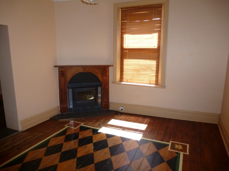 16 BURTON STREET, Clare SA 5453