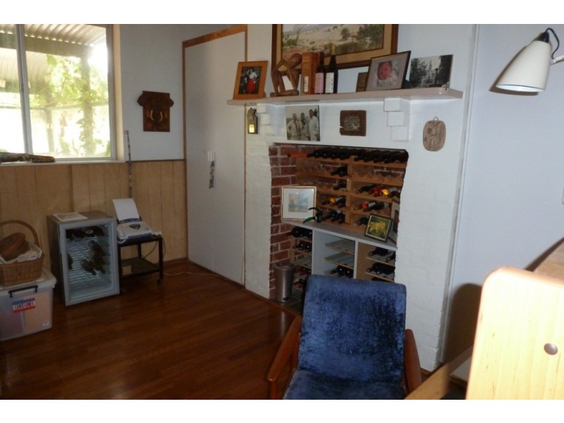 - Horrocks Highway, Clare SA 5453