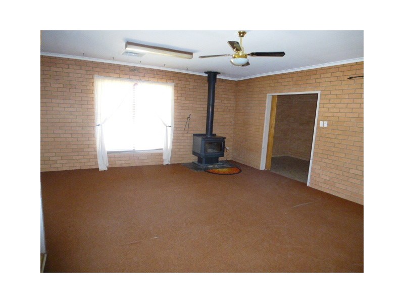 3 Essex Street, Burra SA 5417