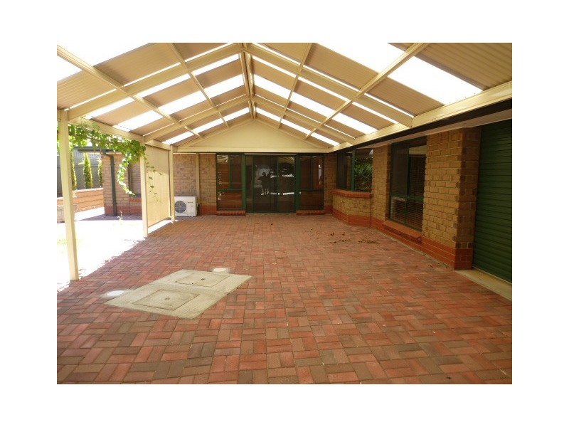 28 New Rd, Clare SA 5453