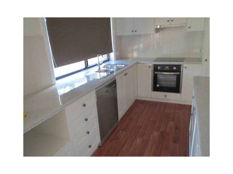 5 West Street, Clare SA 5453