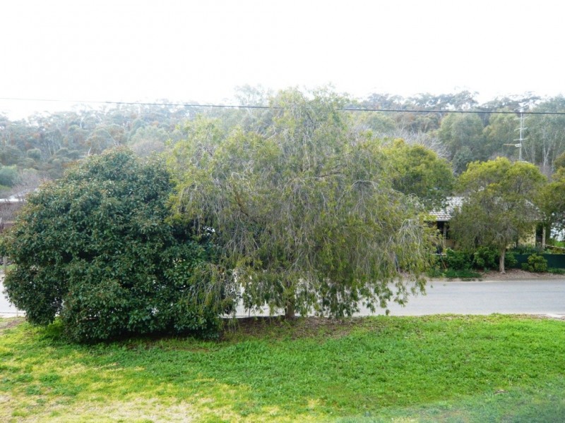4 Edward Street, Clare SA 5453