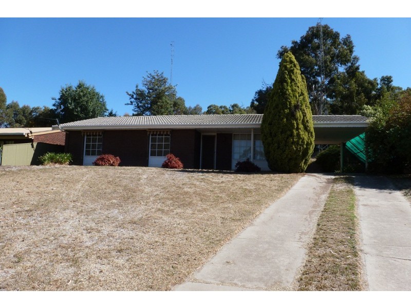 41 West Tce, Clare SA 5453