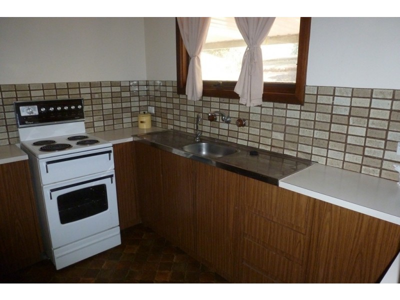 41 West Tce, Clare SA 5453