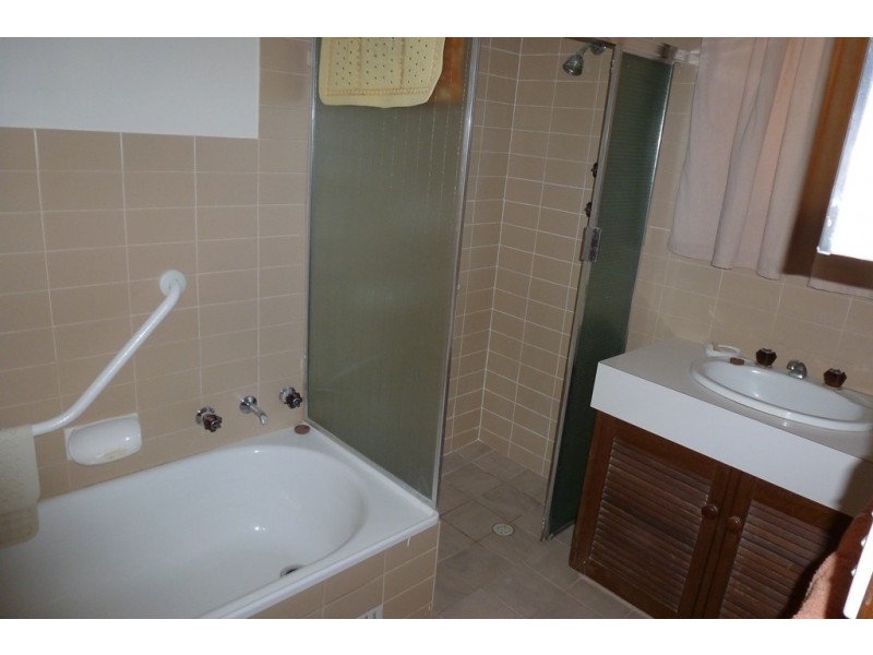 41 West Tce, Clare SA 5453