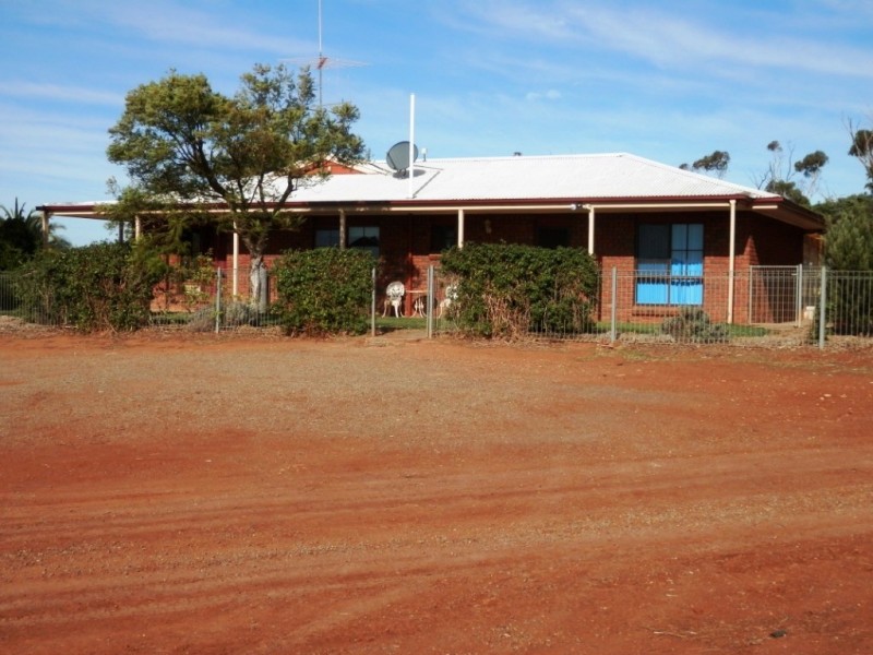 * 443.22ha Willawarra 1095.5acs, Manoora SA 5414