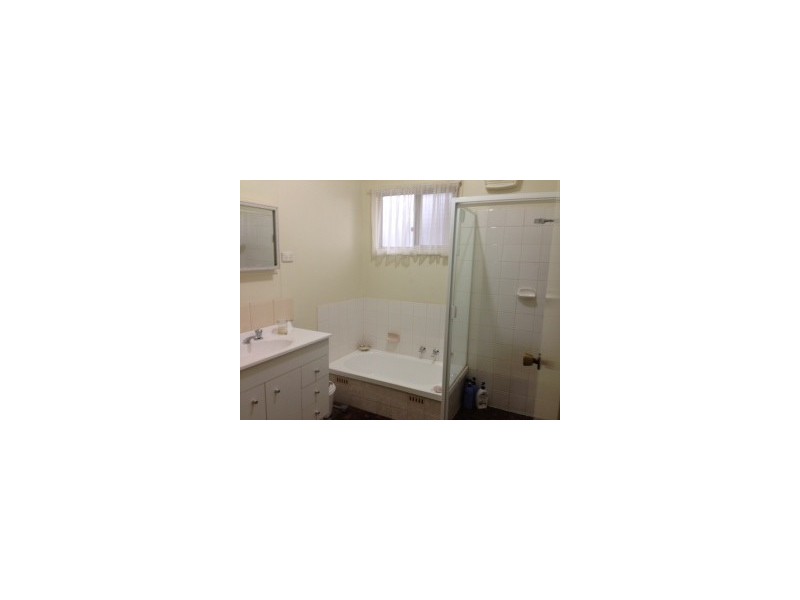 42a Essington Ave, Clare SA 5453