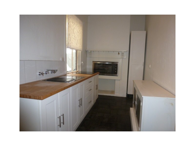 Unit 4 / 13 Warenda Rd, Clare SA 5453