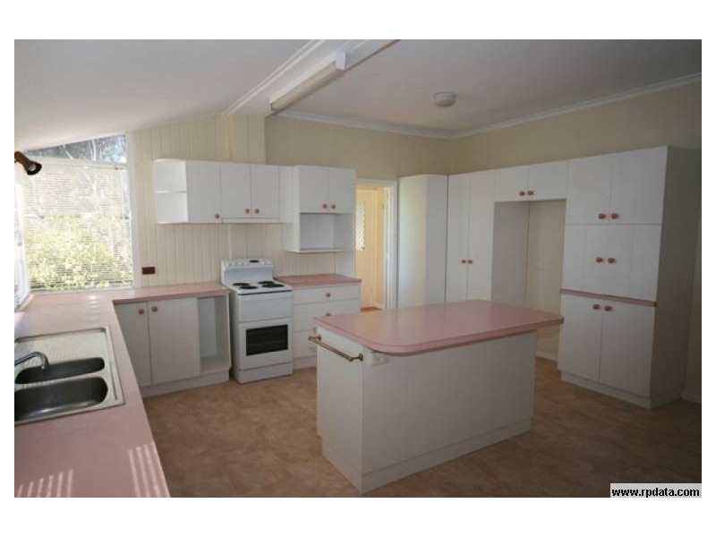 2 Pollock Crescent, Clare SA 5453