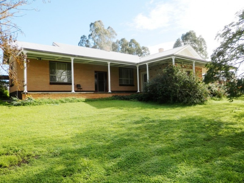 * “Willow Glen”, Manoora SA 5414