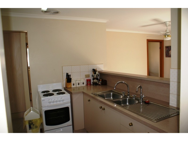 3 McKinnon Park, Clare SA 5453