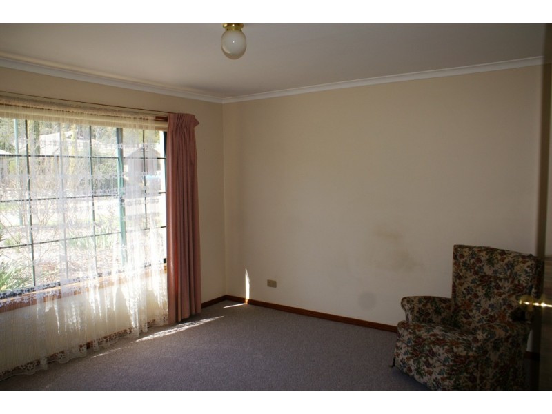 3 McKinnon Park, Clare SA 5453