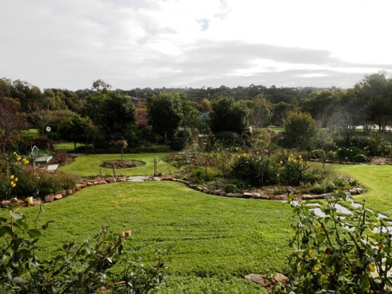 16 Hartley Road, Clare SA 5453