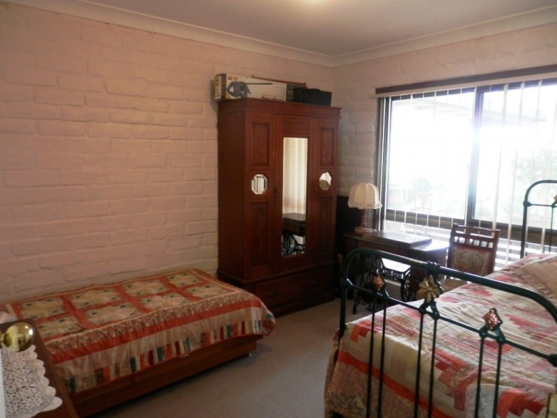 16 Hartley Road, Clare SA 5453