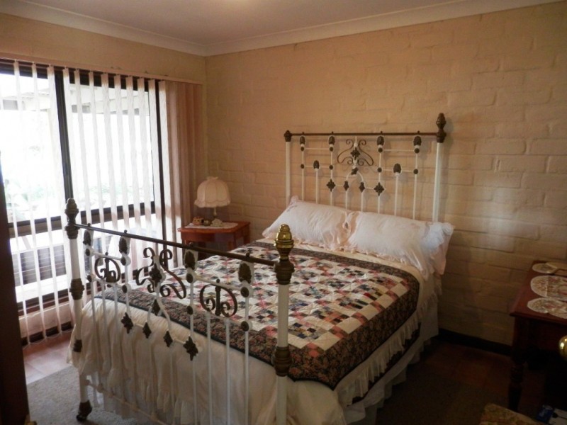 16 Hartley Road, Clare SA 5453