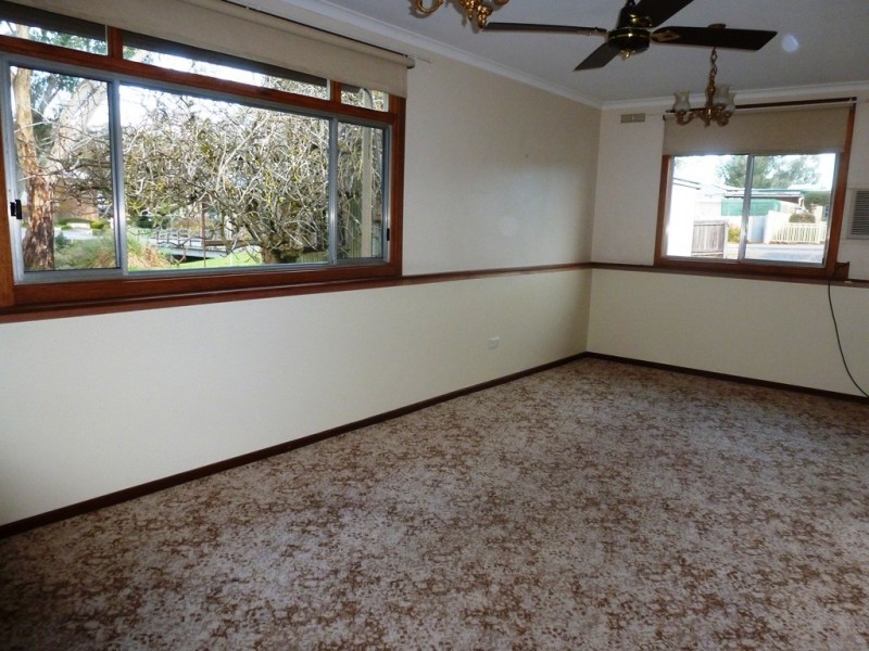 17a Jonathon Street, Clare SA 5453