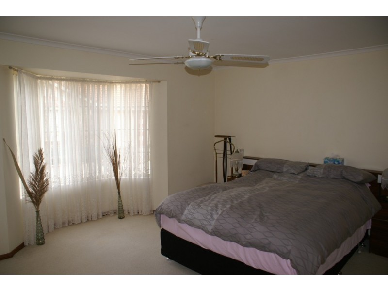 Unit 1 2 Daly Court, Clare SA 5453