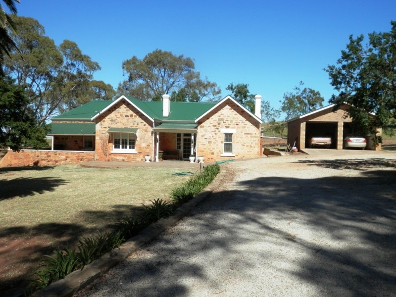 * 342.74ha Holm Hill 847acs, Manoora SA 5414