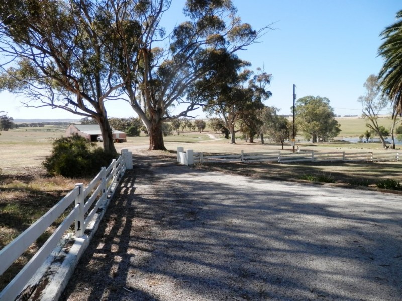 * 342.74ha Holm Hill 847acs, Manoora SA 5414