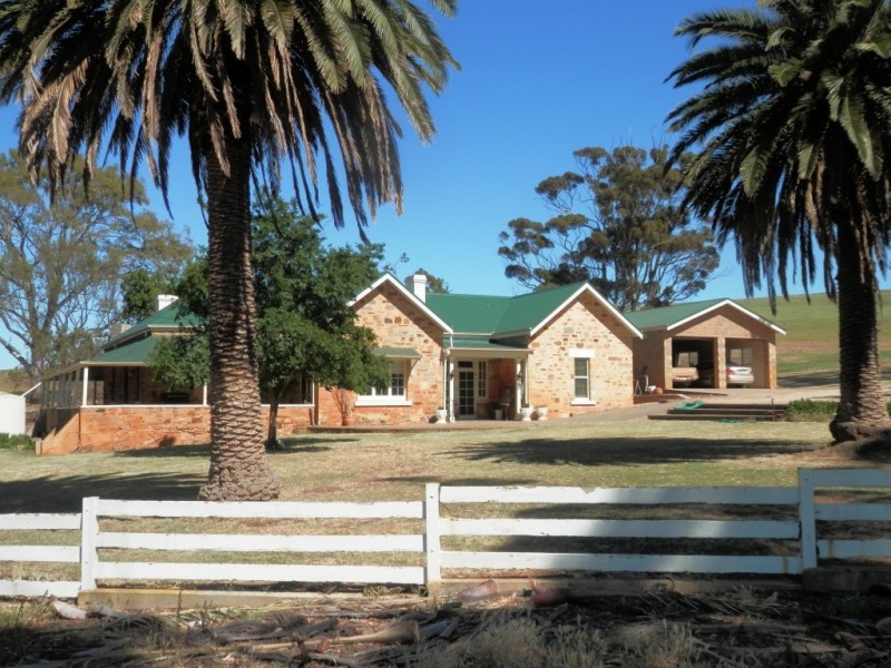 * 342.74ha Holm Hill 847acs, Manoora SA 5414